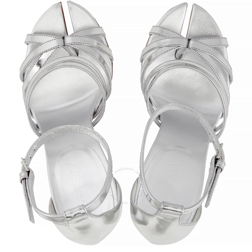 BURBERRY
Split-toe Detail Metallic Leather Hove Sandals